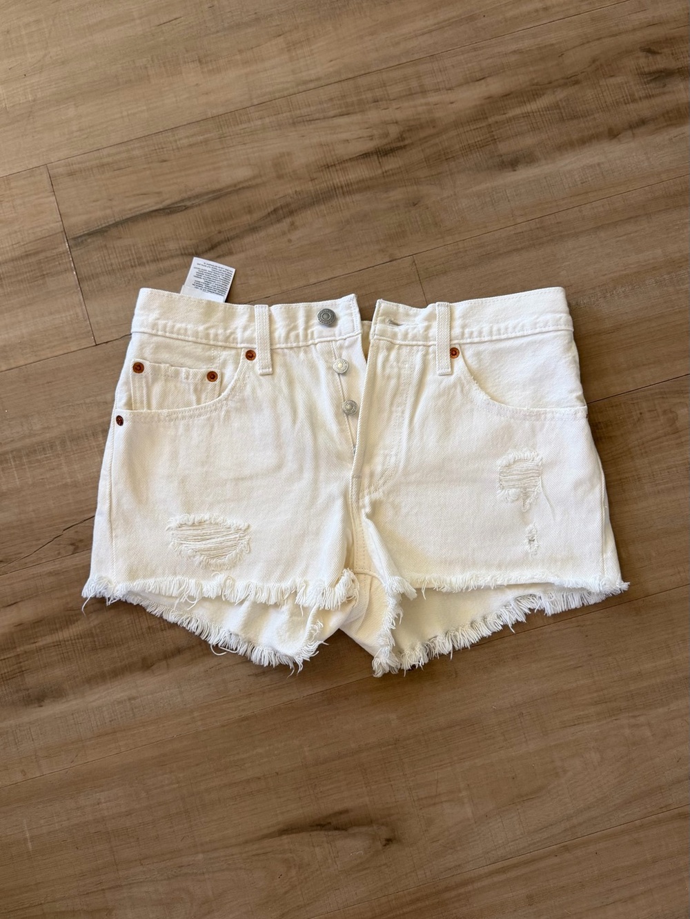 levi’s 501 shorts, size 26